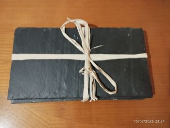 6 assiettes en ardoise