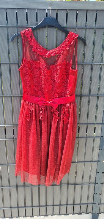 Robe kichic taille 36 en très bon état