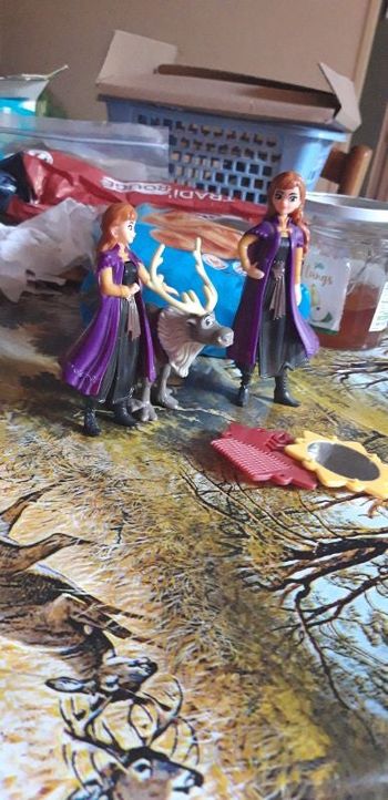 Figurine kinder Anna