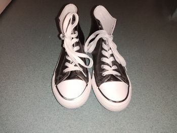 Vends baskets montantes grises argentes marque Les petites bombes