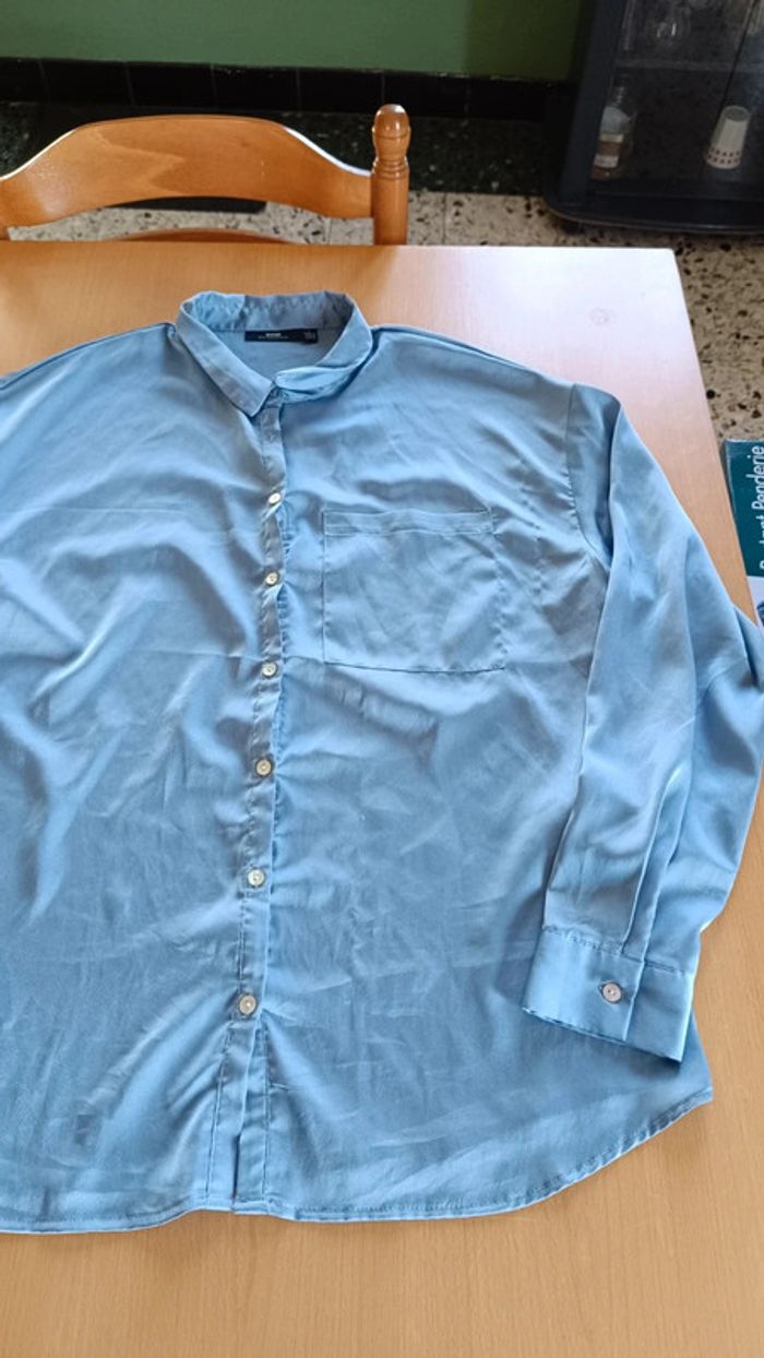 Chemise bleu ciel en satin - photo numéro 3