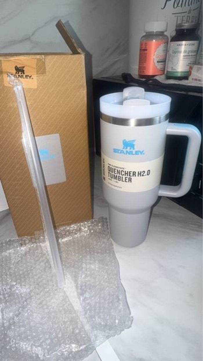 Gourde Stanley - photo numéro 2