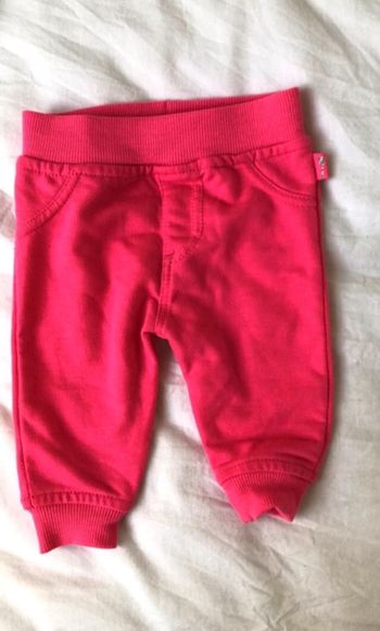 Pantalon jogging rose 1 mois