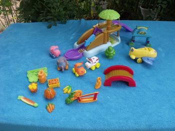 Petit jouet voiture animaux légumes avion trotro pont jeux tobogan