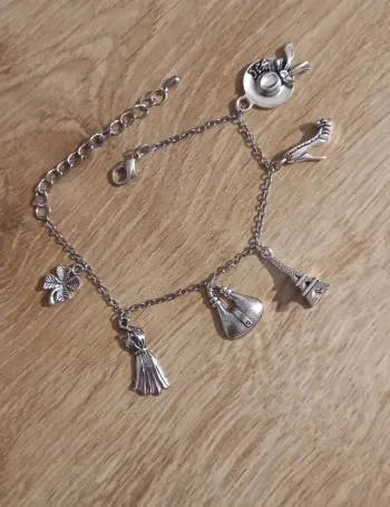 Bracelet breloque "thème Paris"