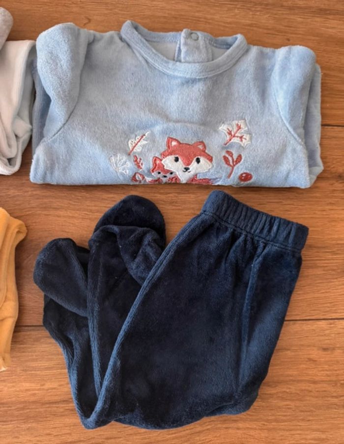 🌷Lot de 3 pyjamas mixtes en velours taille 9 mois🌷 - photo numéro 3