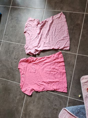 Lot 2 tee shirts fins