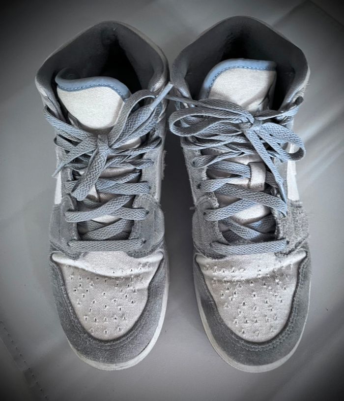 Baskets de Nike air Jordan 1 mid en taille 39 - photo numéro 2