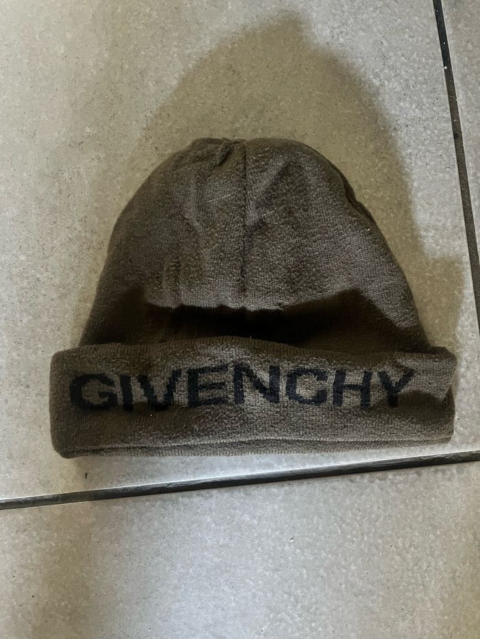 Bonnet givenchy KaKi