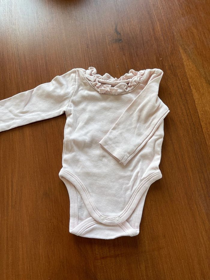 Lot de 3 bodies Obaïbi taille 1 mois très bon état - photo numéro 8