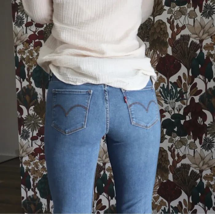Jean levi’s 710 super skinny 28