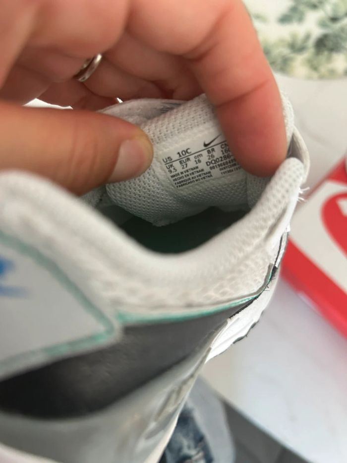 Basket Nike air Max taille 27 - photo numéro 5