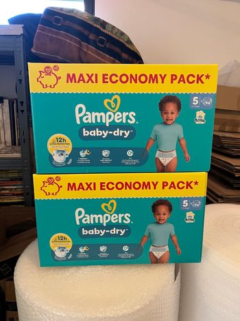 Couches Pampers baby dry taille 5