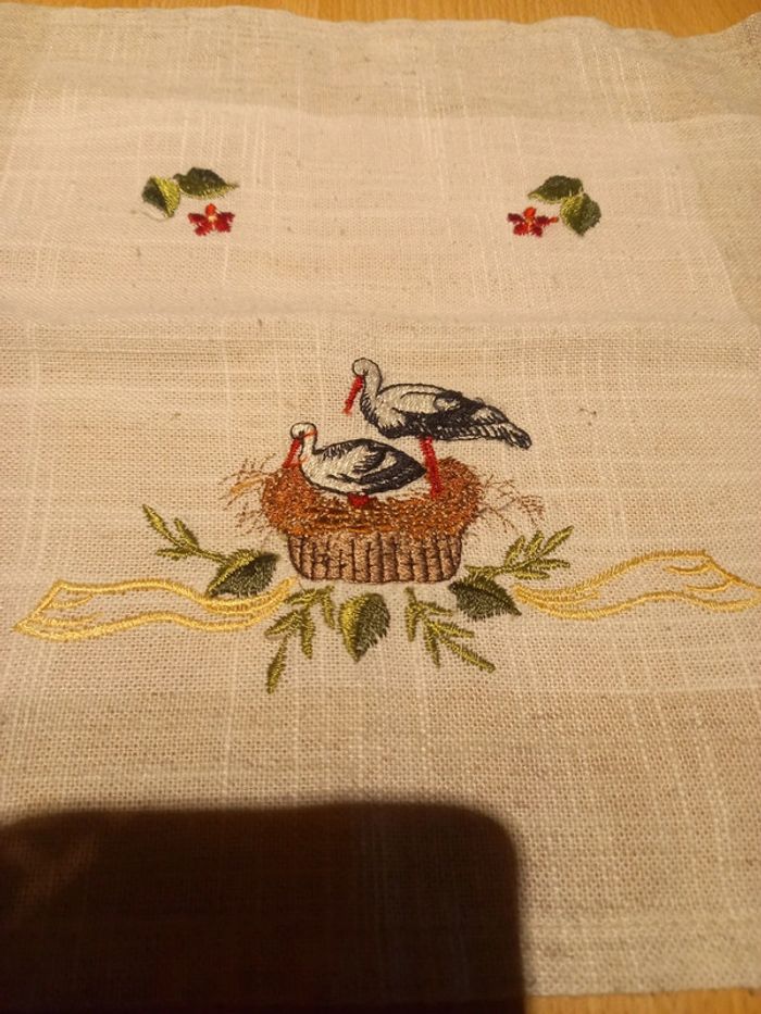 Napperon brodé Alsace cigogne - photo numéro 2