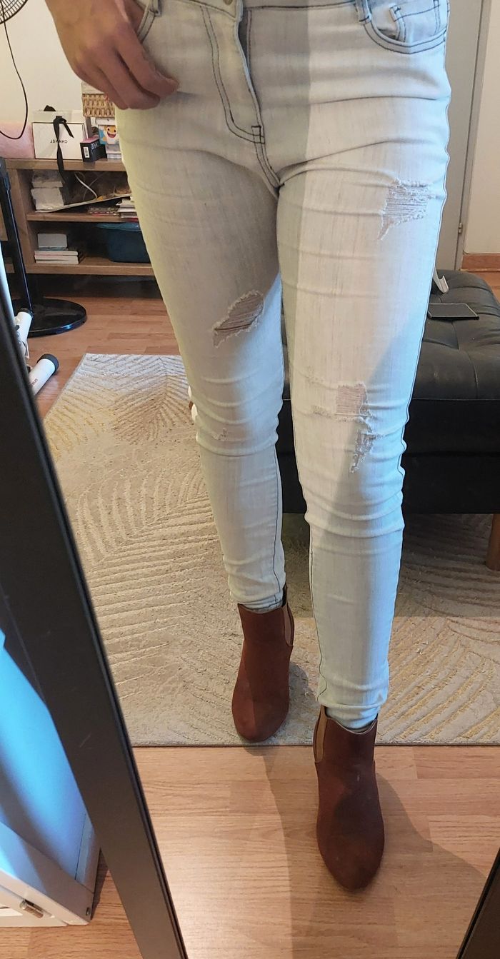Jeans troué couleur claire taille S - photo numéro 4