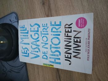 LIVRE LES MILLE VISAGES DE NOTRE HISTOIRE DE JENNIFER NIVEN