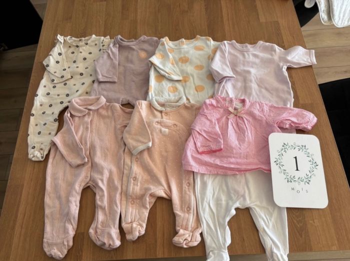 Lot de 7 pyjamas fille 1 mois