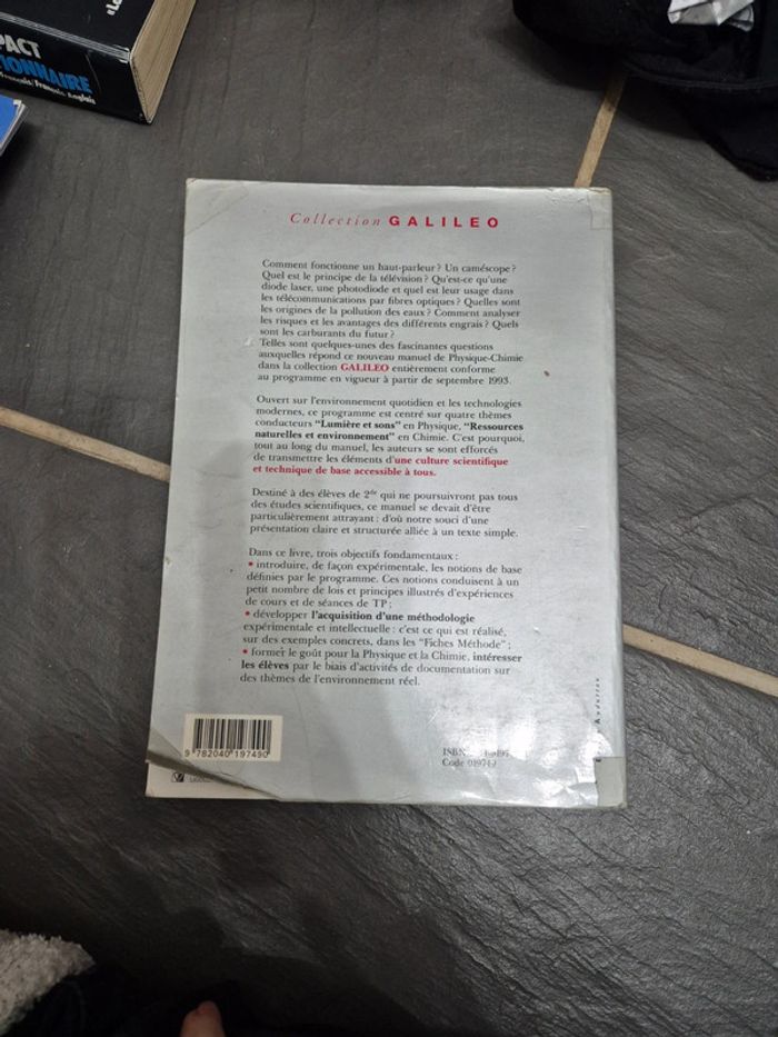 Livre physique chimie 2de - photo numéro 2