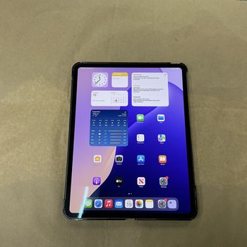 Apple iPad Pro 13 pouces M4 A2926 256 Go, Wi-Fi + 5G, 13 pouces, débloqué, batterie 100% en parfait