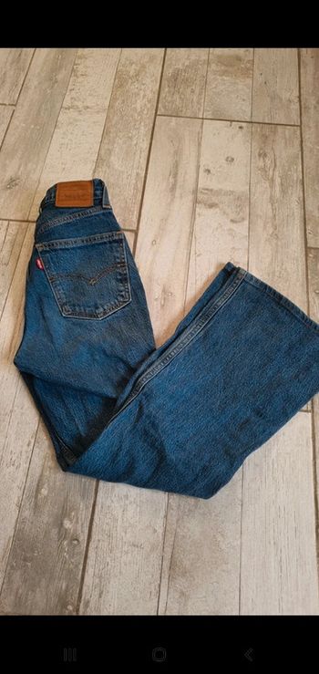 Jean levi's 70's hight flare w23 l32 taille 32 en excellent état