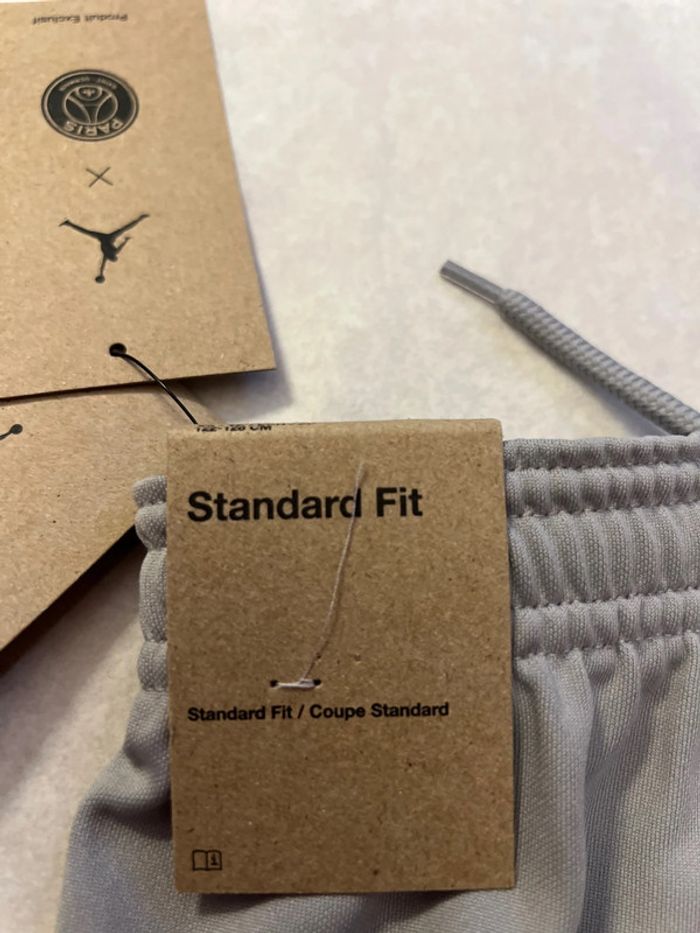 Short de foot Jordan, équipe Paris Saint-Germain taille 5/6 ans authentique neuf - photo numéro 9