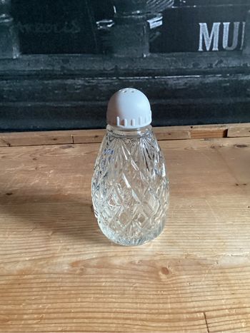 Saupoudreuse en verre