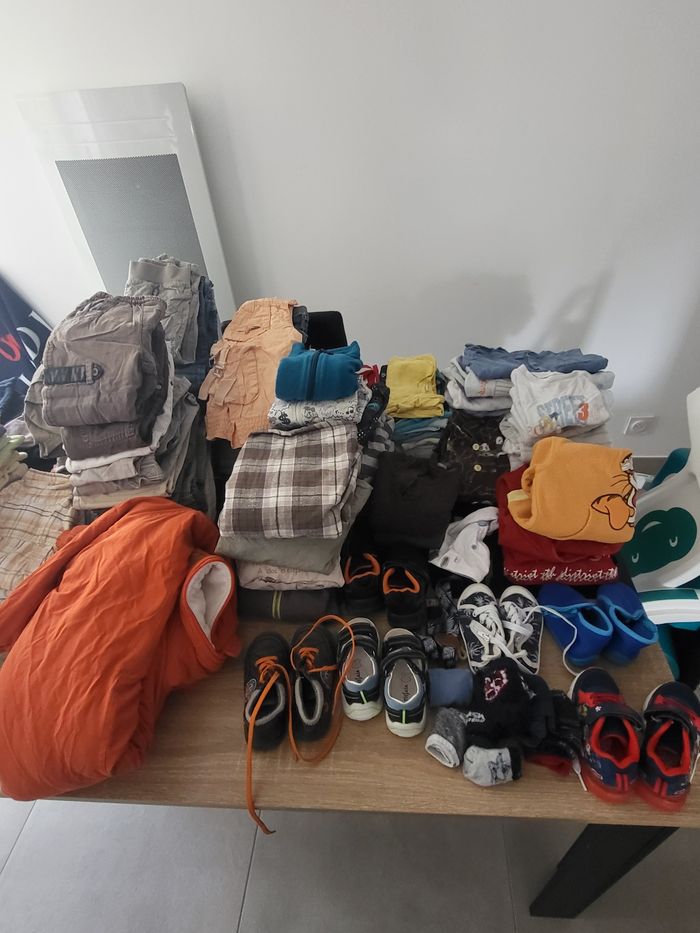 TRÈS GROS LOT VETEMENTS GARÇON 2 ANS (24 MOIS). - photo numéro 3