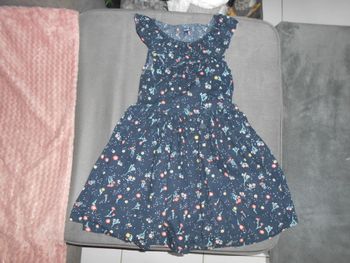 Robe (Kiabi), taille: 8 ans