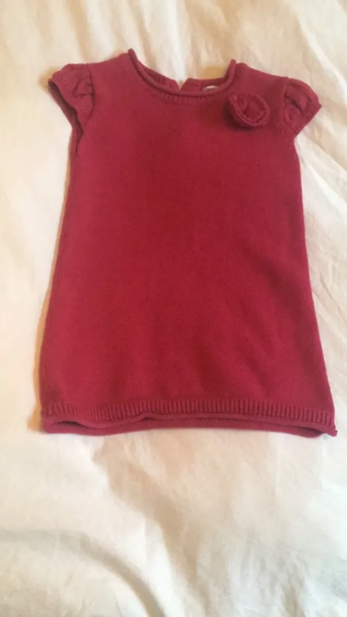 Robe en laine tape à l'œil rouge