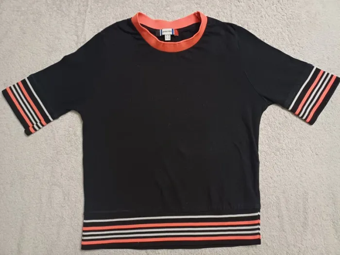 Tee-shirt Jennyfer XS (réf perso G-N37)(familleac72)