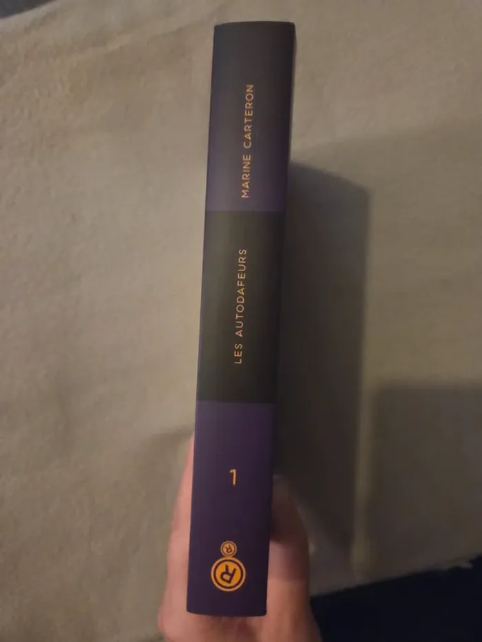 Les Autodafeurs, Tome 1 : Mon frère est un gardien de Marine Carteron - photo numéro 4
