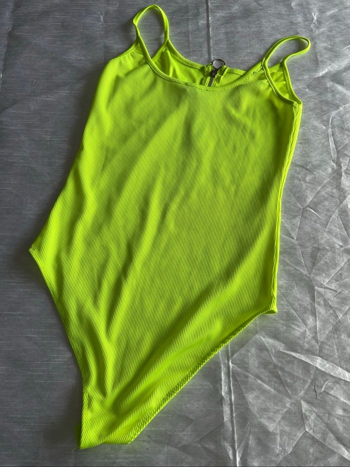 Body jaune fluo - photo numéro 5