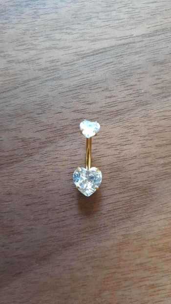 Piercing nombril doré double cœur zircon – neuf