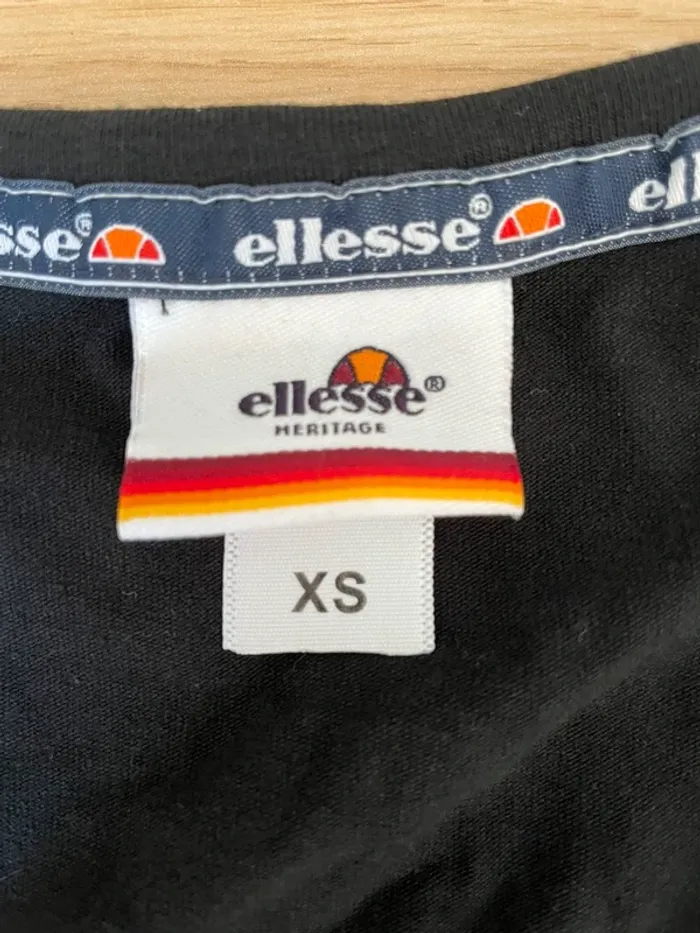Top ellesse - photo numéro 4