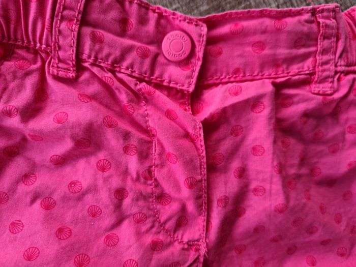 Short Obaïbi 18 mois en très bon état - photo numéro 2