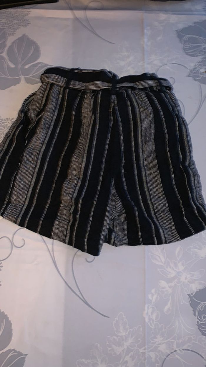 Short H&M taille 32 - photo numéro 2