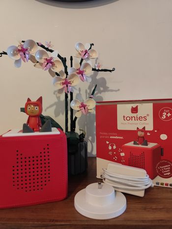 Toniebox rouge très bon état avec son créatif et son chargeur
