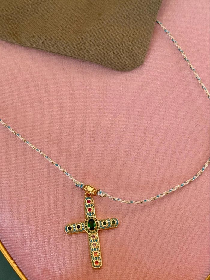 Collier cordons tressé croix xl acier inoxydable or résine turquoise cristaux habaha Paris - photo numéro 9
