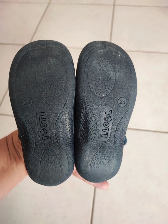 Chaussons/ballerines avec scratch fille Tooti taille 24 comme Neuf (78) - photo numéro 3
