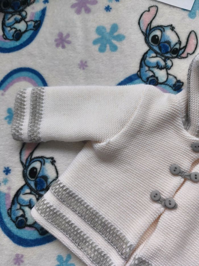 Gilet épai mixte Barbouillage - 3 mois - crème et gris - très bon état - photo numéro 2