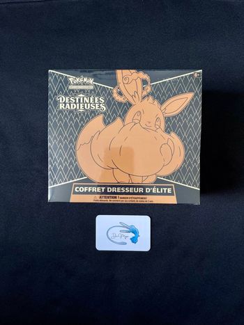 Pokémon ETB Destinées Radieuses EB 4.5 : 219€