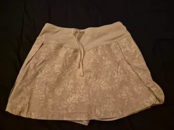 Jupe short neuve taille 40 Quechua