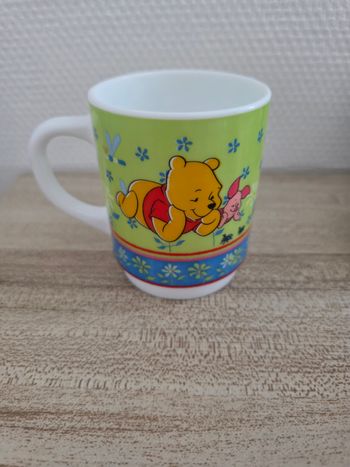 MUG DISNEY WINNIE L'OURSON RESTO VERSO EN LUMINAC