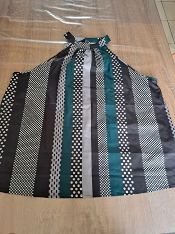 Top épaule dénudé Shein Curve 3XL noir et vert
