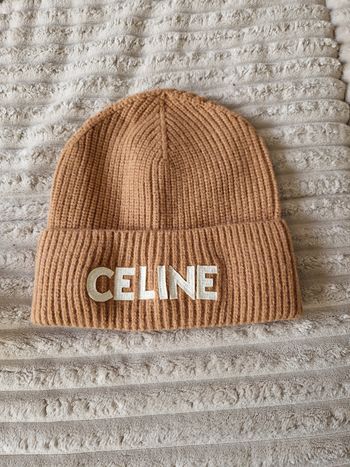 Bonnet Céline triomphe