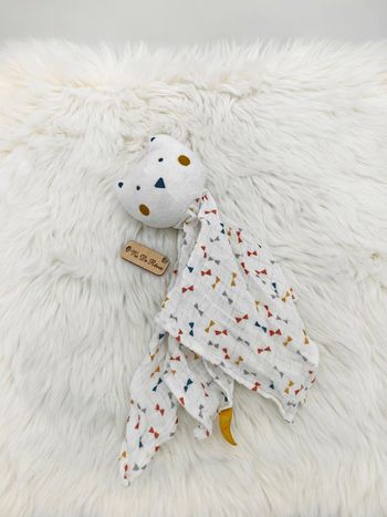 Doudou plat carré lange Ours chat renard Blanc noeuds triangles Tape à L'œil