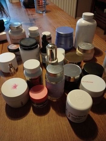 Pots contenants vides et propres