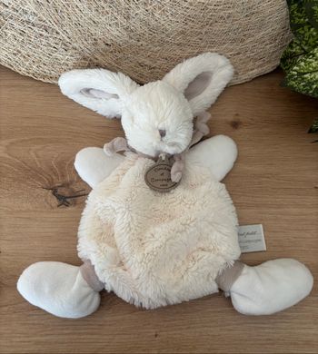 Doudou plat lapin bonbon blanc taupe mon tout petit doudou et compagnie