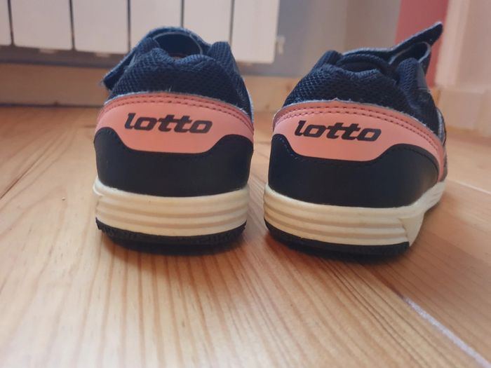Baskets fille Lotto pointure 31 - photo numéro 2