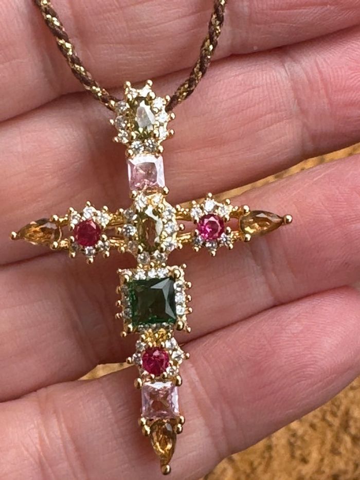 Collier réglable cordon tressé croix cristaux et acier inoxydable or habaha Paris - photo numéro 2